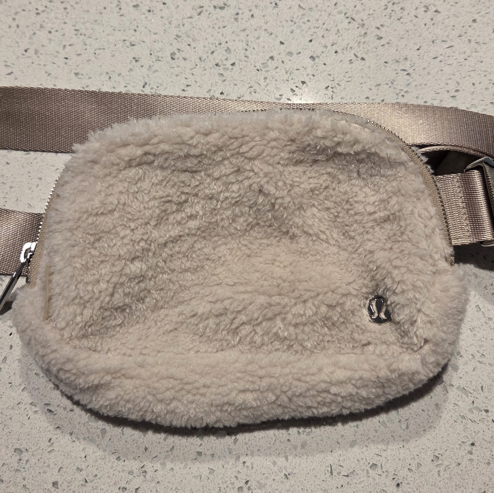 Lululemon Natural Ivory Everywhere Belt Bag